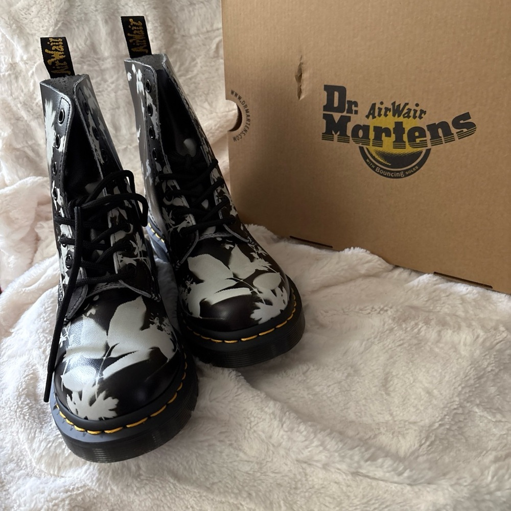 Dr. Martens Monochrome Floral Boots